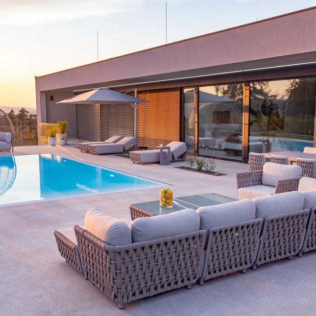 Hug 3‑istuttava sohva – Couture Jardin | Modulaarinen premium‑ulkosohva - KalusteDuo_Huonekaluliike_3 istuttava sohva