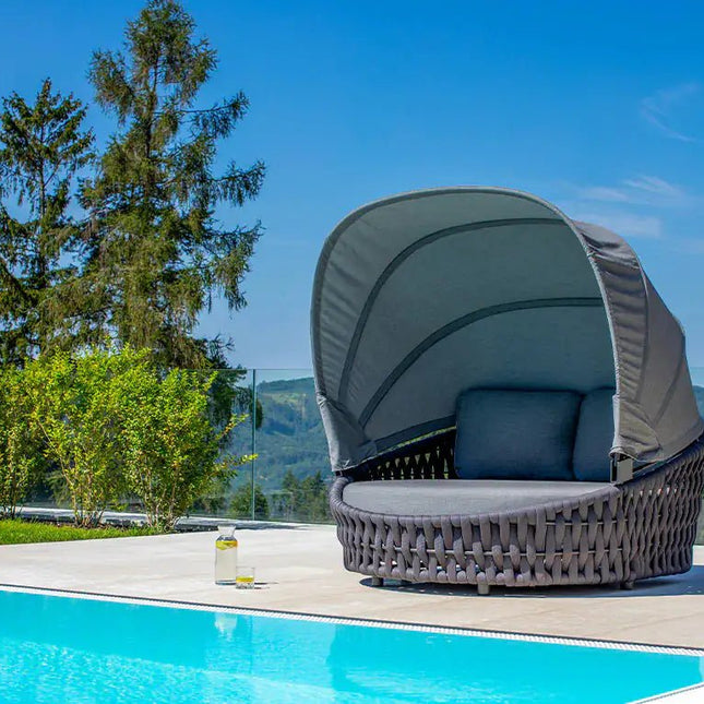 Hug Daybed katoksella – Couture Jardin - greige tai beige - KalusteDuo_Huonekaluliike_daybed
