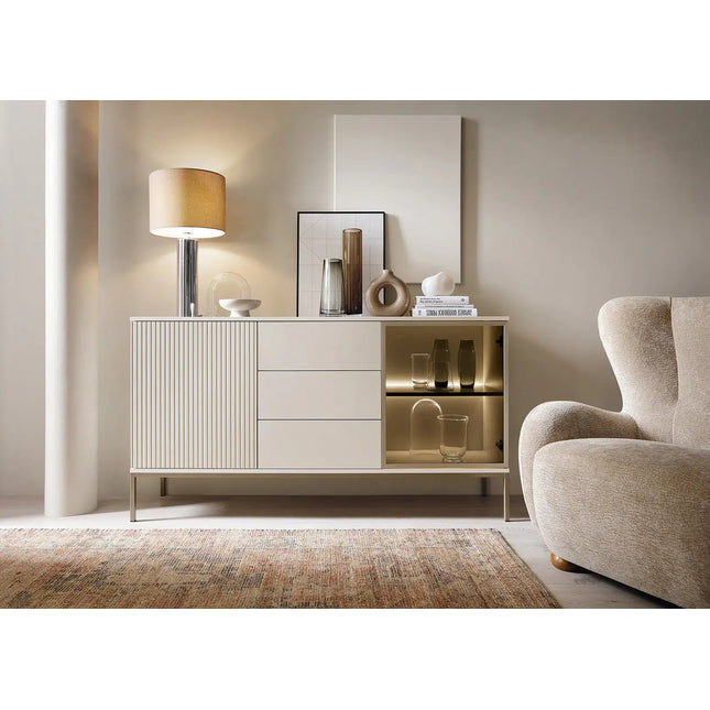 Mona 2 senkki 154 cm - LED‑valaistuksella - KalusteDuo_Huonekaluliike_Senkki